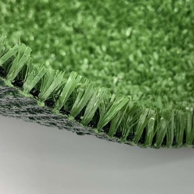 Boisko do piłki nożnej z fibrylowanej trawy syntetycznej o grubości 50 mm