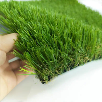 Sztuczna trawa krajobrazowa SGS o wysokiej gęstości dla dzieci o szerokości 4 m i szerokości 25 mm