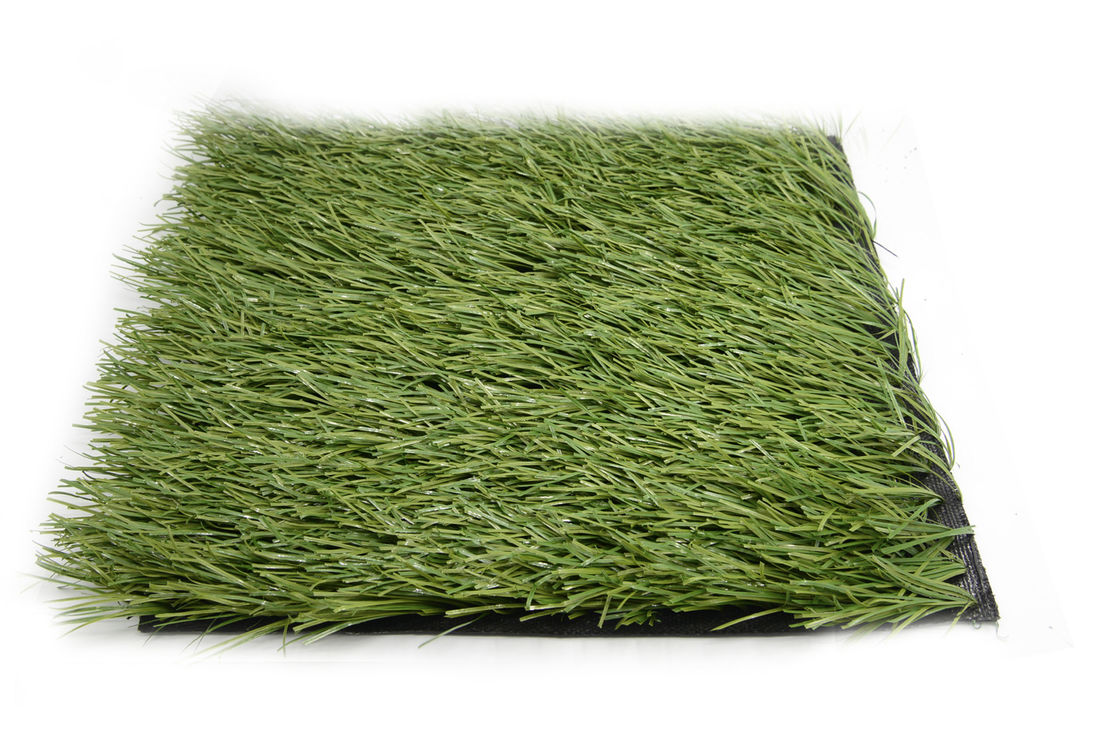 Plastikowa mata do piłki nożnej z syntetycznej trawy, zielone sztuczne boisko do piłki nożnej