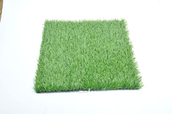 Trawa syntetyczna do uprawiania sportów na świeżym powietrzu Miękka sztuczna trawa, która wygląda jak prawdziwa trawa